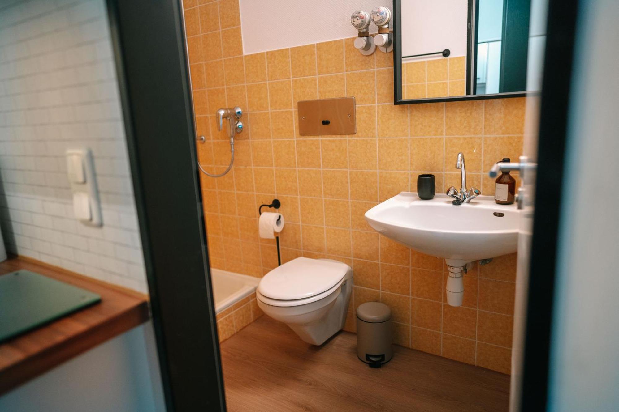 Möhnestube mit Seeblick, Pool und Sauna *